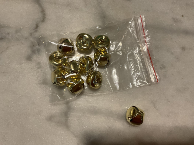 01J ... grelot pour fabriquer des cibles qui tintes , sachet de 20 grelots 