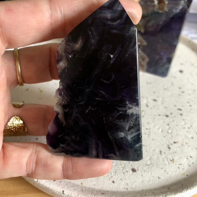 Obélisque semi polie Fluorite rainbow AA 