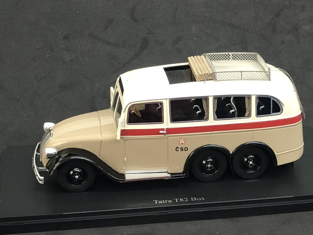 Tatra T82 Bus AutoCult 1:43