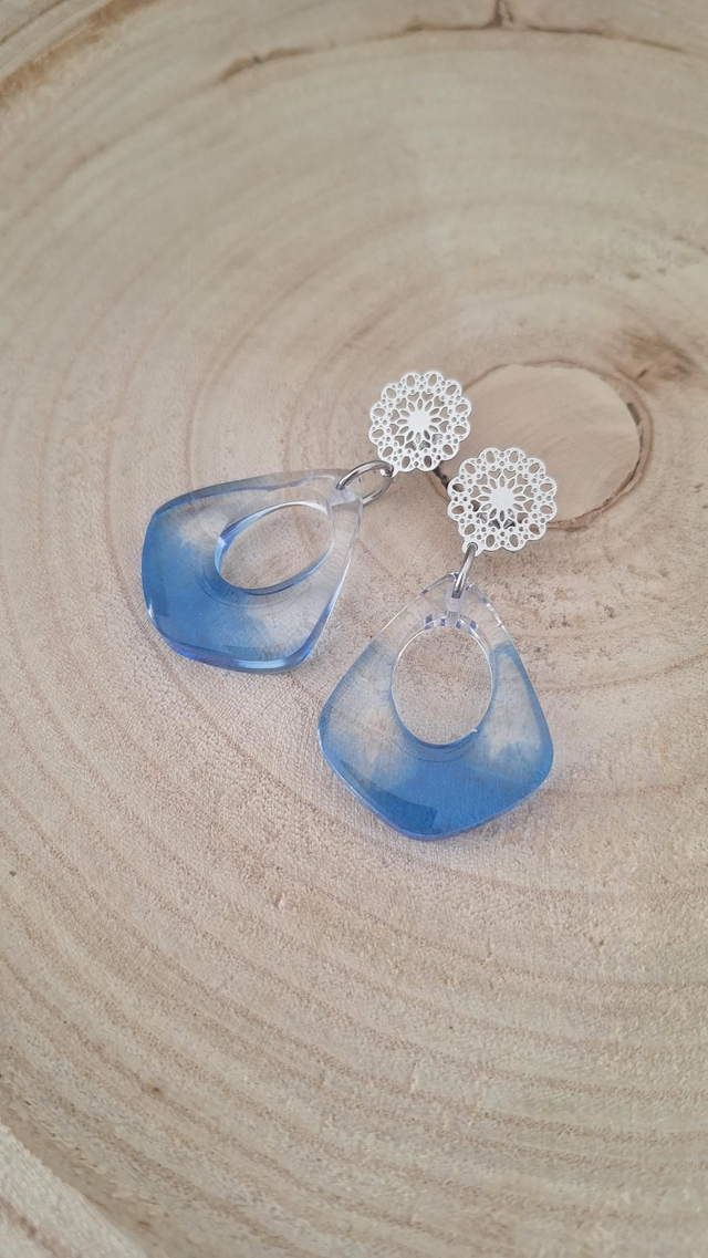 Boucles d&#039;oreilles rosaces gouttes bleu/transparent 
