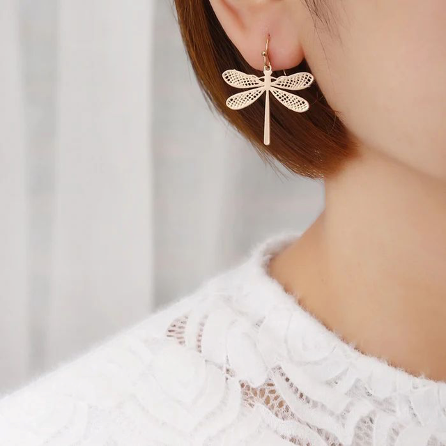 Boucle d'oreille : libellule or