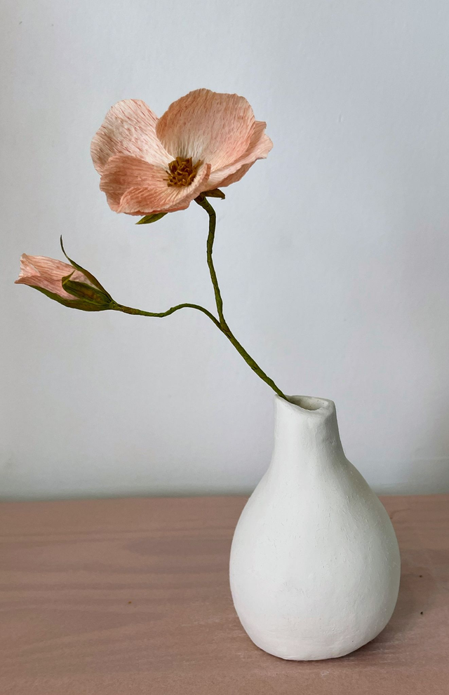 Eglantine "Eléor" avec son vase artisanal offert