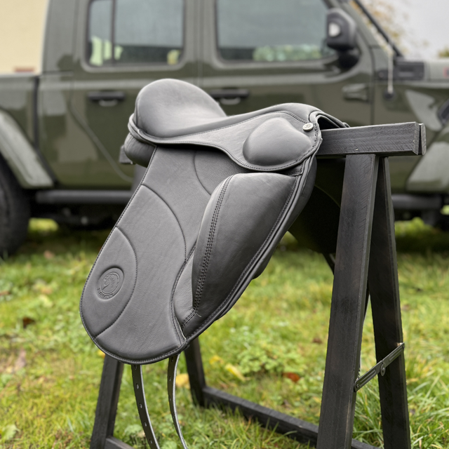 Sattelkissen Lyng designed by Védís