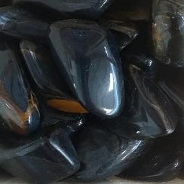 oeil de faucon (pierre roulée) 