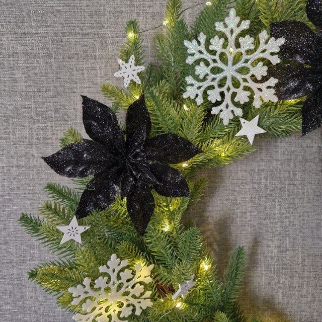 X-Large Artificial Christmas Wreath - Black and White with Lights