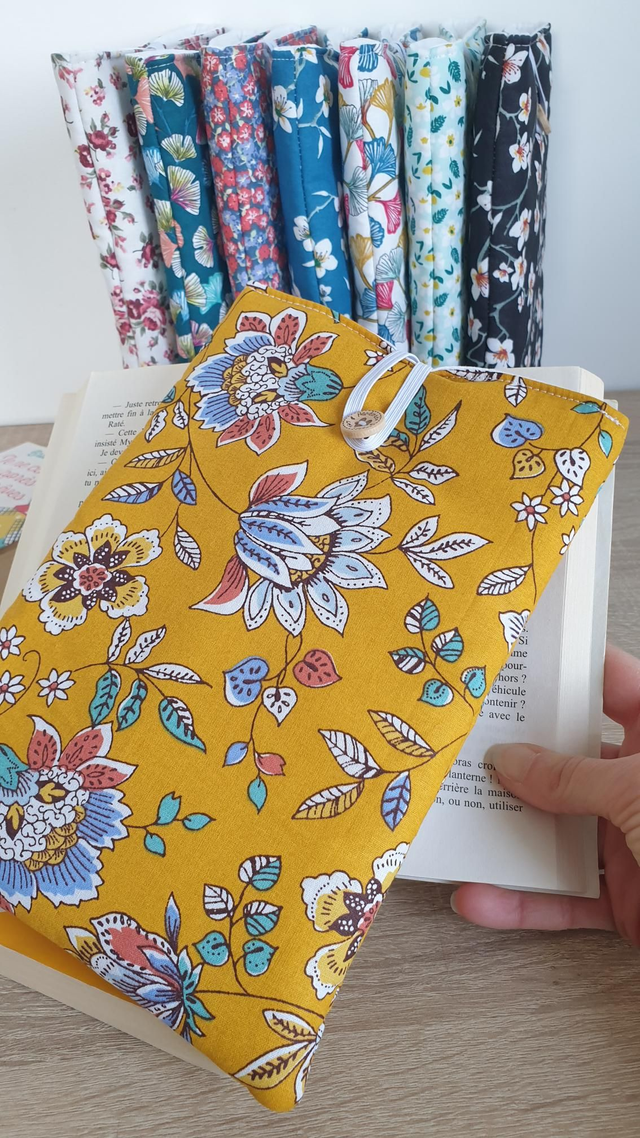 Pochette/couvre livre fleuri moutarde