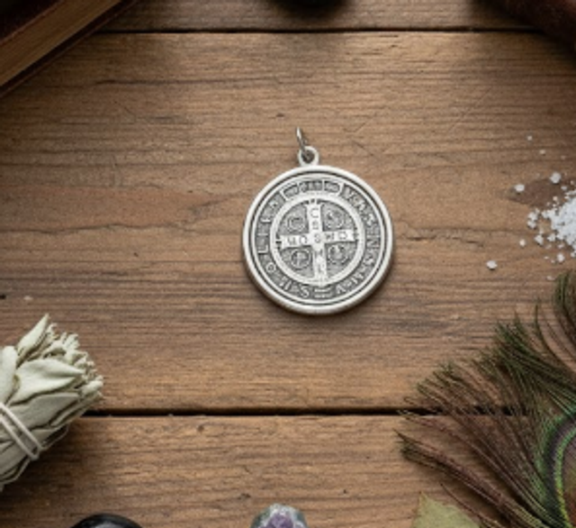 Medalla de San Benito – Metal Baño Plata 16 mm
