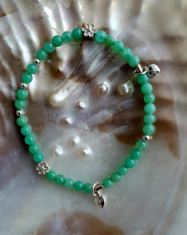 Armband Chrysopras mit Blumen und Herzen