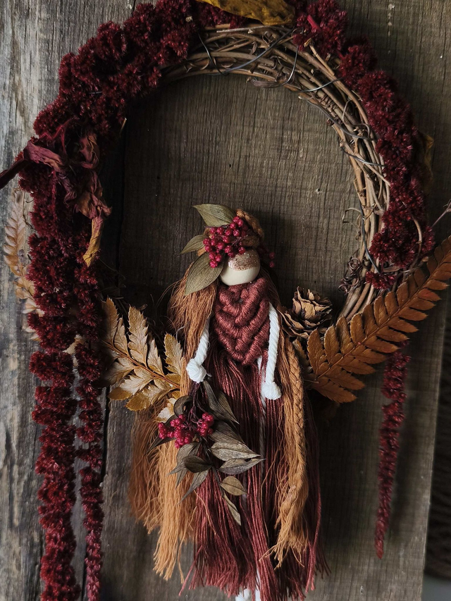 Gardienne de la terre sur couronne