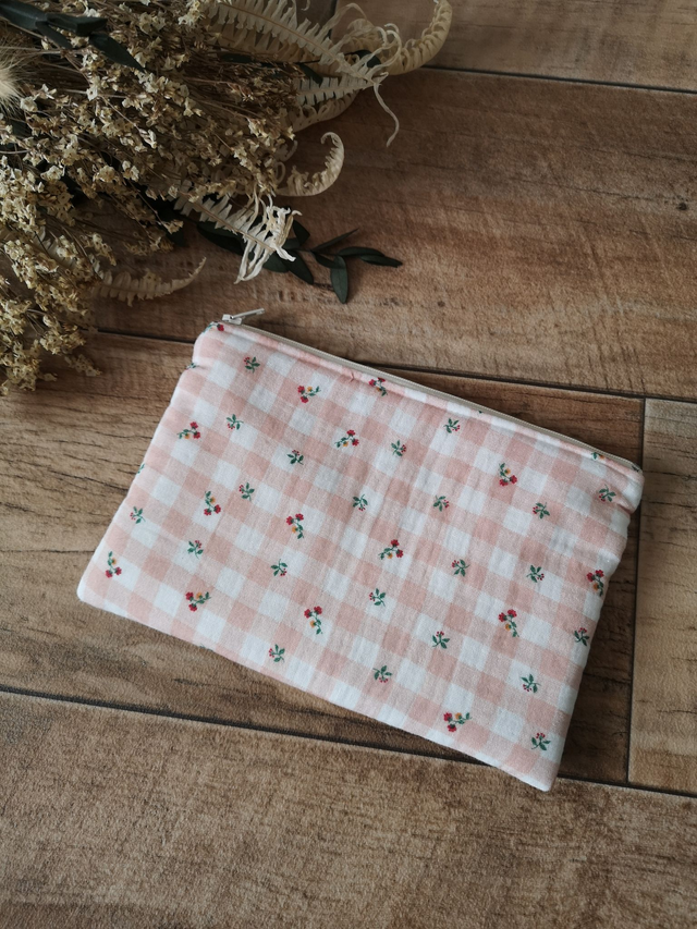 Pochette plate vichy en gaze de coton