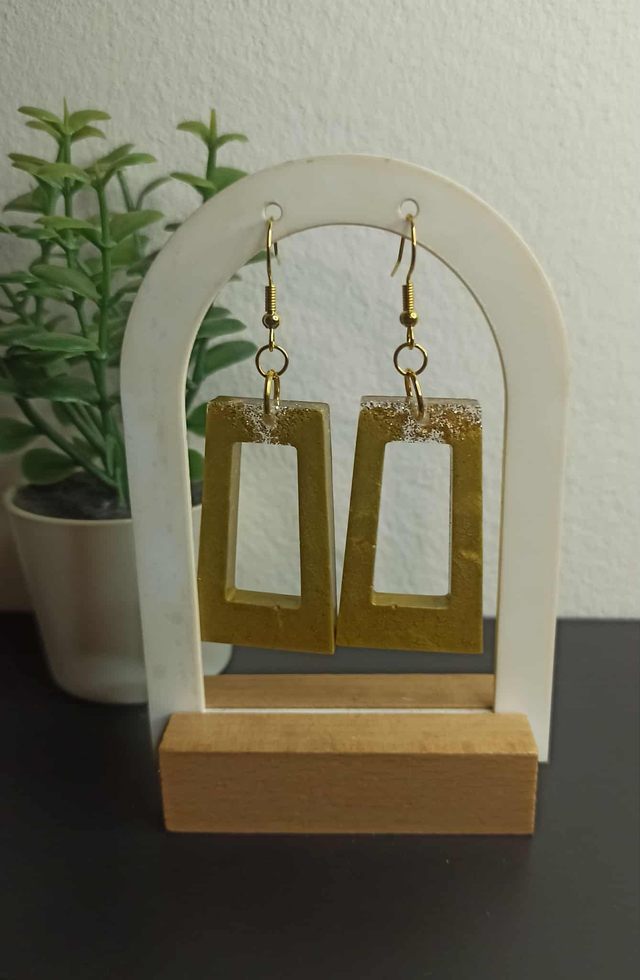 Boucle d&#039;oreille M (A17)