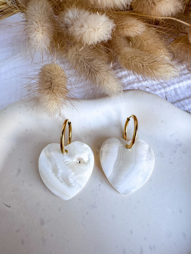 Boucles d'oreilles Cœur motif.