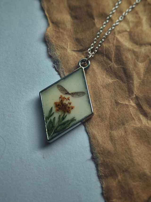 Sunlight Skipping Necklace