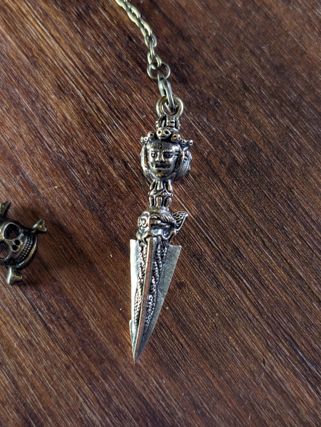 Pendule Dagger (métal)