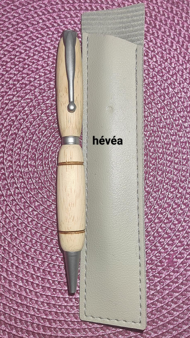 Stylos en bois massif huilé touché naturel