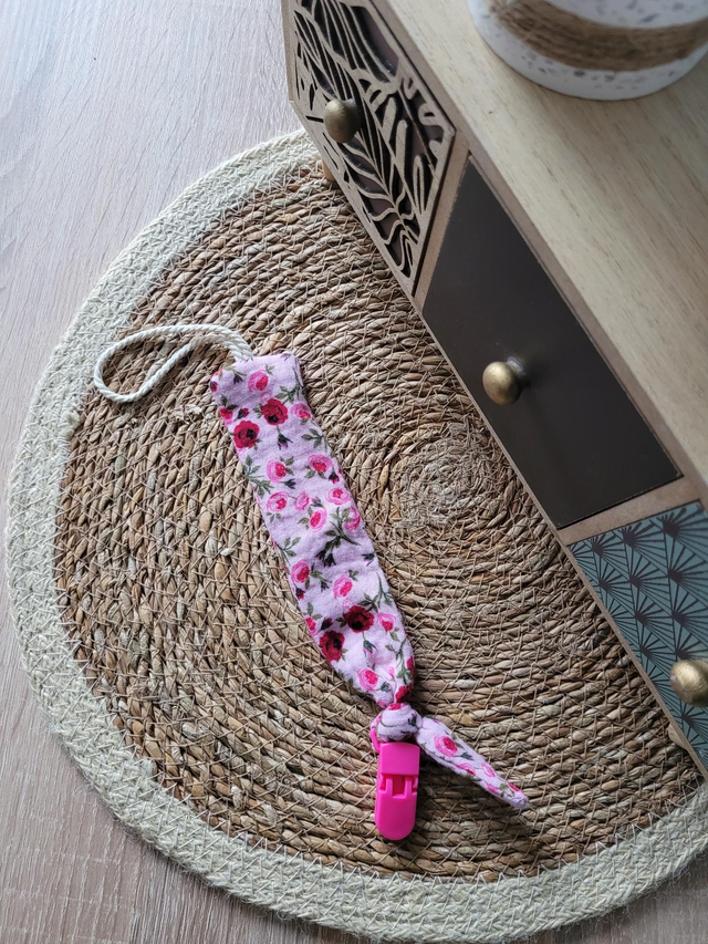 Attache tétine Rosa / rose
