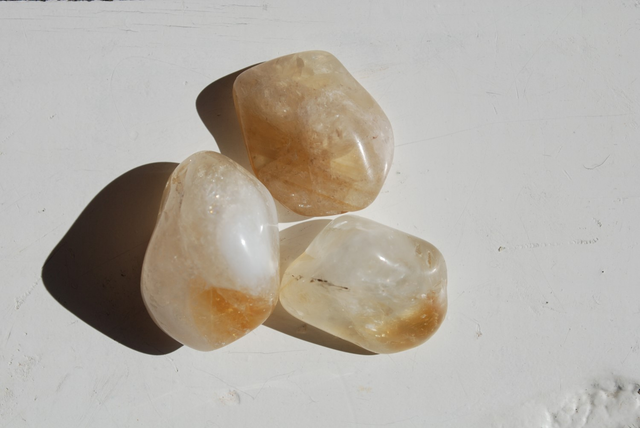 Sitriini (poltettu ametisti)