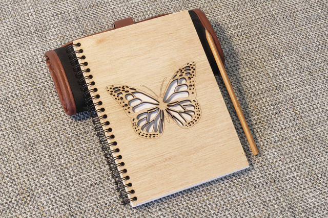 CARNET EN BOIS - PAPILLON #1