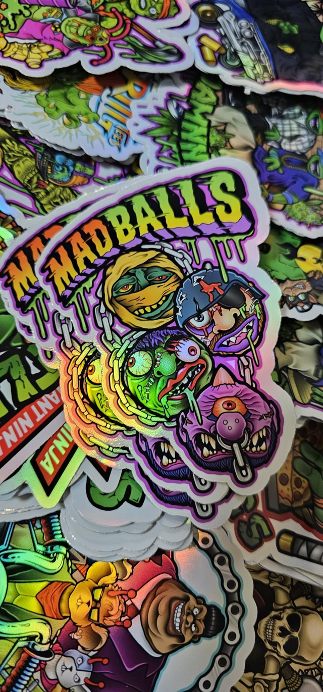 Mad balls heads 