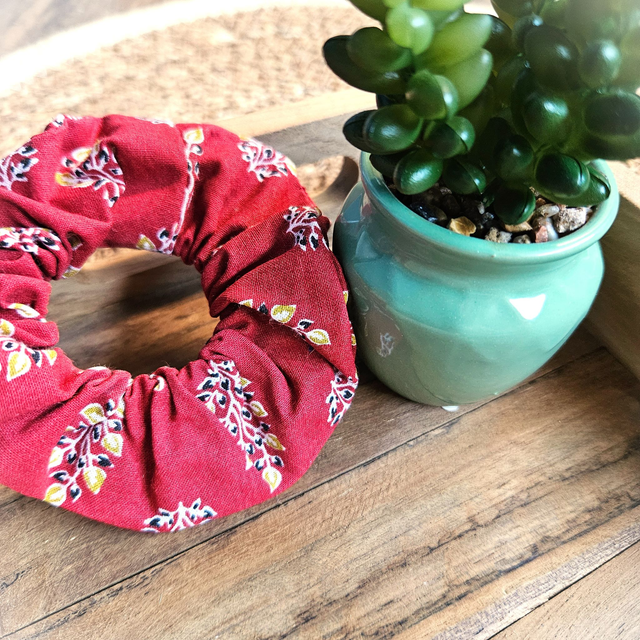 Chouchou feuilles en rouge