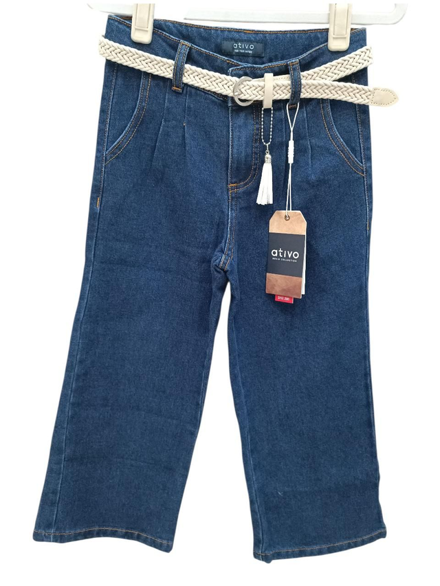 Jean bleu avec ceinture