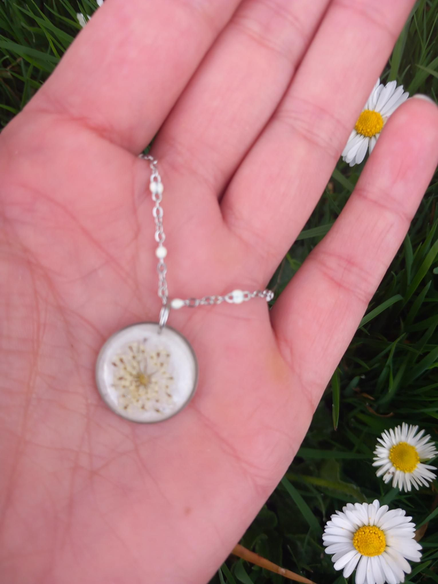 Collier reine Anne 
