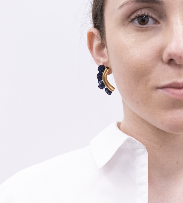 Brincos Cruvos 4 flores AGP02C001