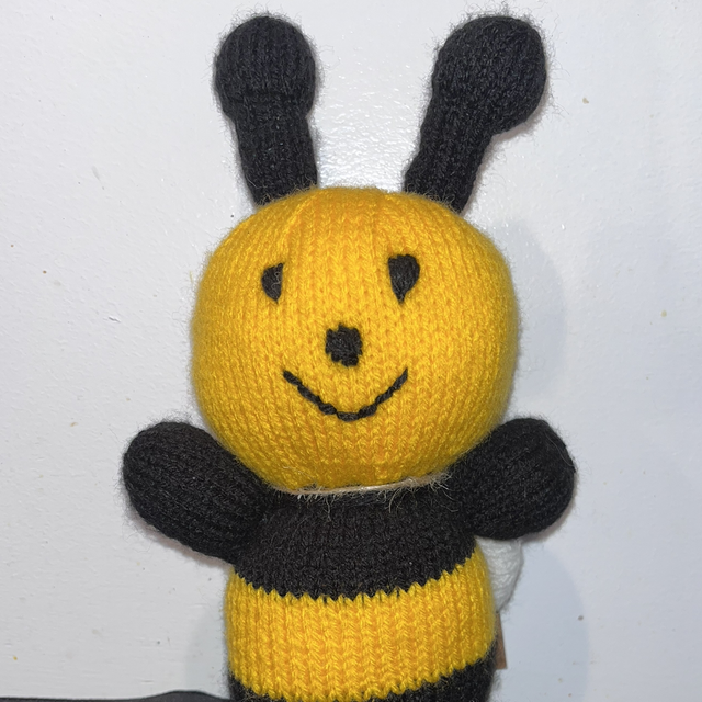 Knitted Bee