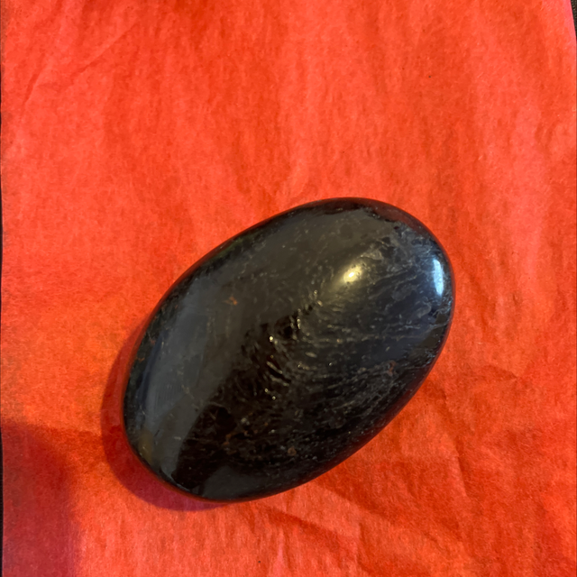 Galet hématite 185g