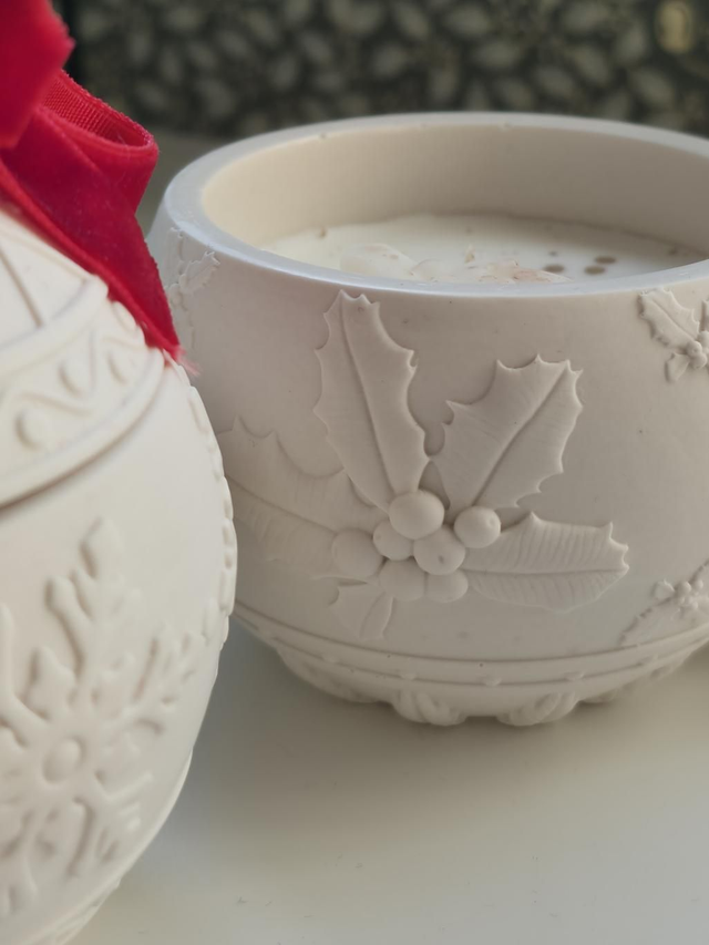 Bougie boule de Noël "Houx"