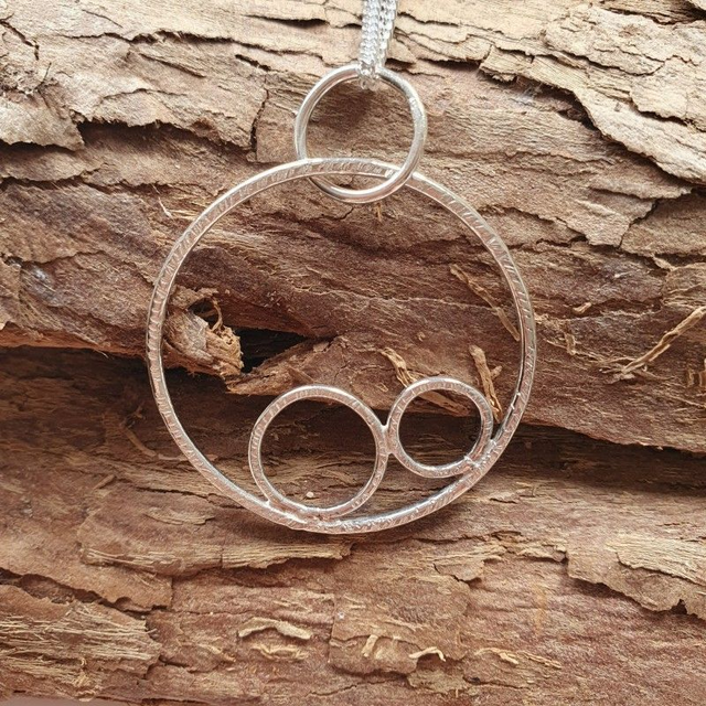 Sterling silver circle pendant - 218PO