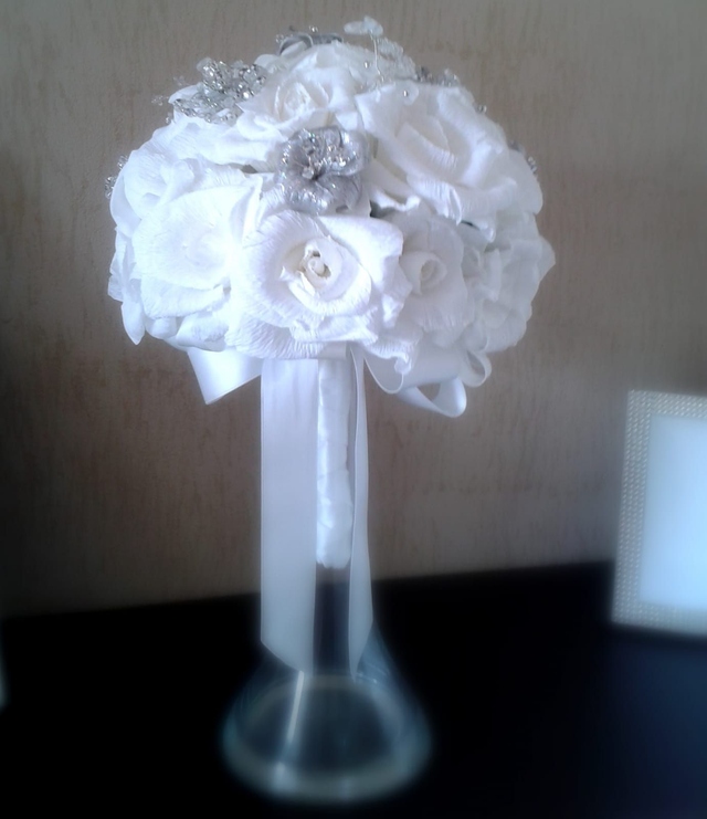 Bouquet Fiori di Carta Crespa con Perline e Swarovski