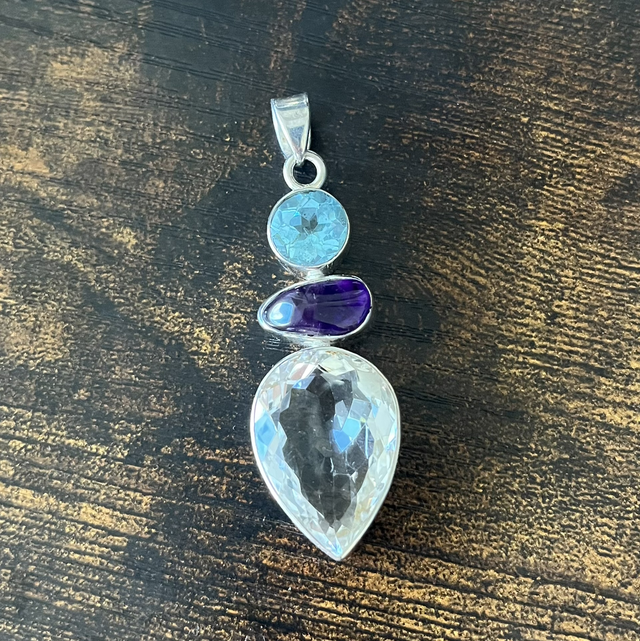 Pendentif en argent, Aigue Marine, Améthyste et Cristal de Roche facettées 