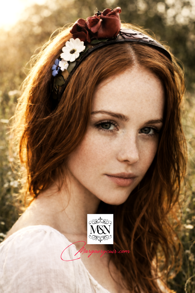 Bandeau en cuir fleuri “Fleur des champs” – Création artisanale unique