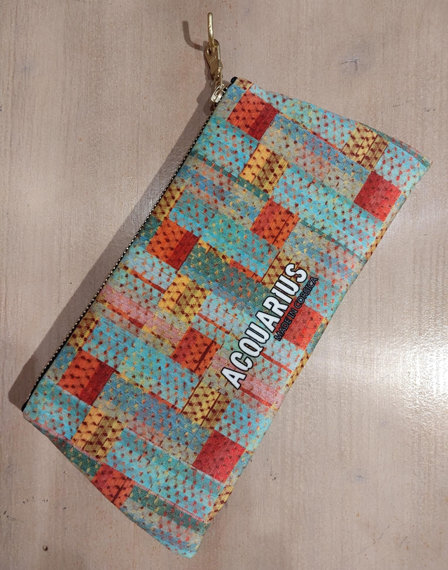 Madras Vert. Pochette et trousse en velours.