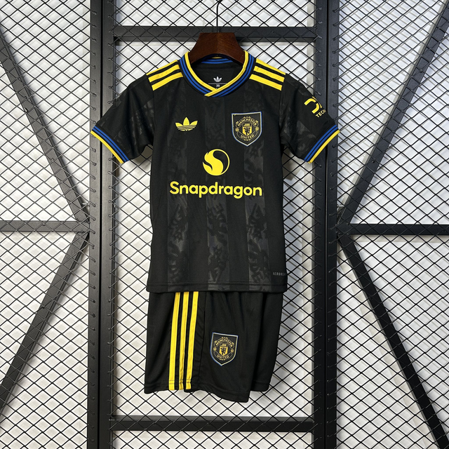 Conjunto camiseta + pantalón NIÑOS 3ª Manchester United  25-26