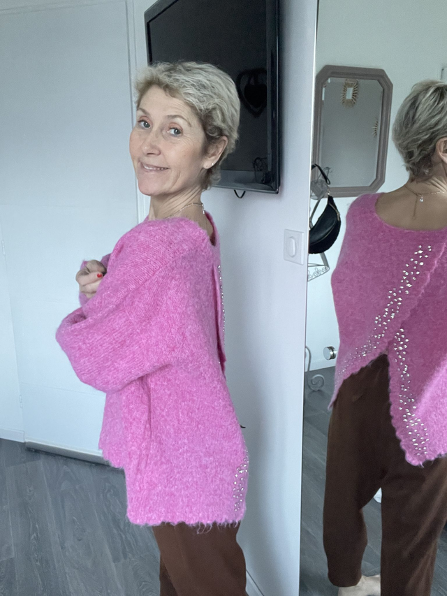 Pull rose avec brillants