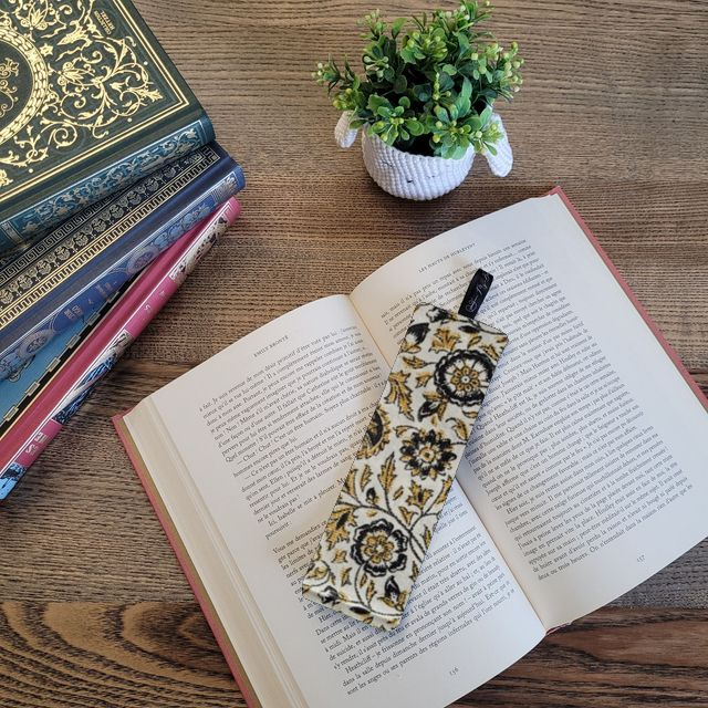 Marque-page 082 : Fleurs jaunes et noir