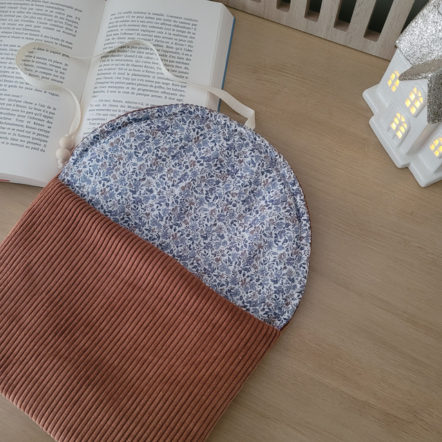 Pochette à livre Romy velours Rouille/ Fleuri bleu