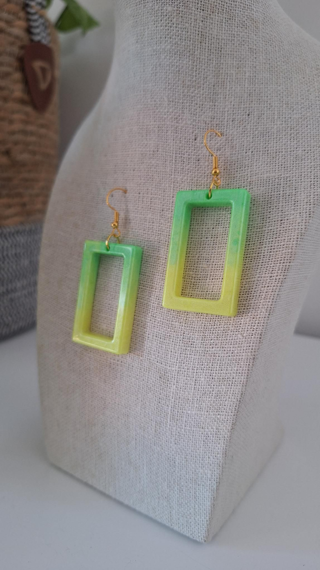 Boucles d&#039;oreilles fluo vertes et jaunes 