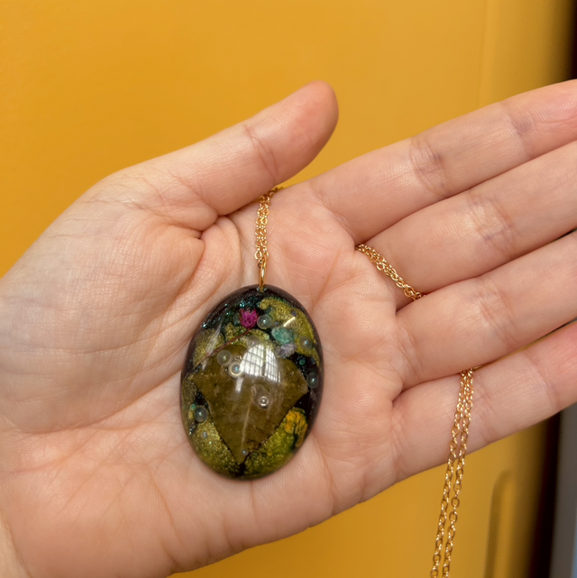 Dark Garden Pendant with Real Ivy Leaf