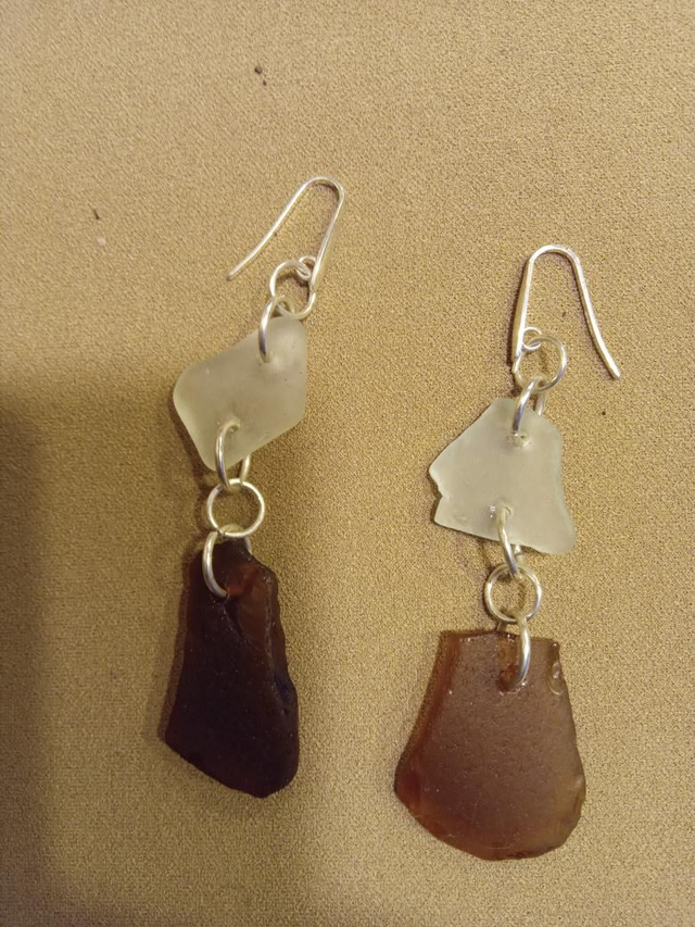 Orecchini Sea Glass bianco marrone 3