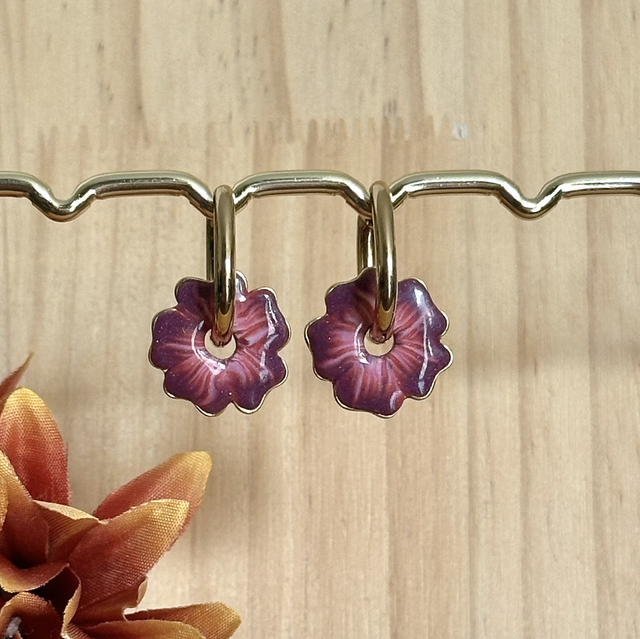 Fleurs avec contour liseré doré