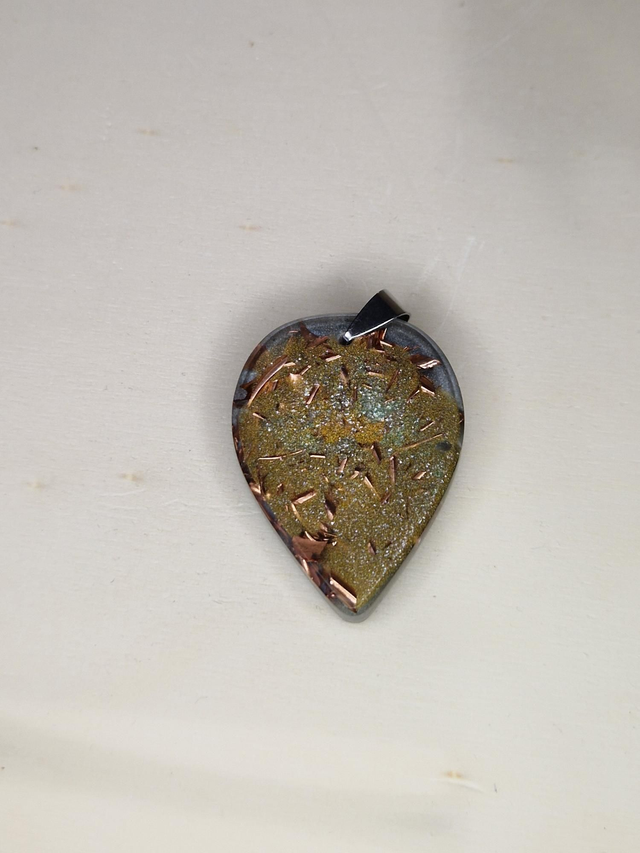 Orgonite, pendentif / 019