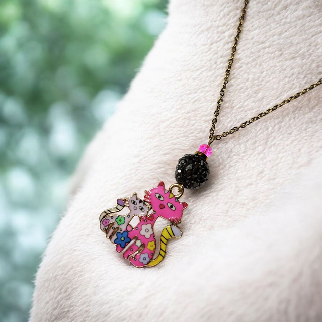 Collier acier inoxydable et cristal rose chats