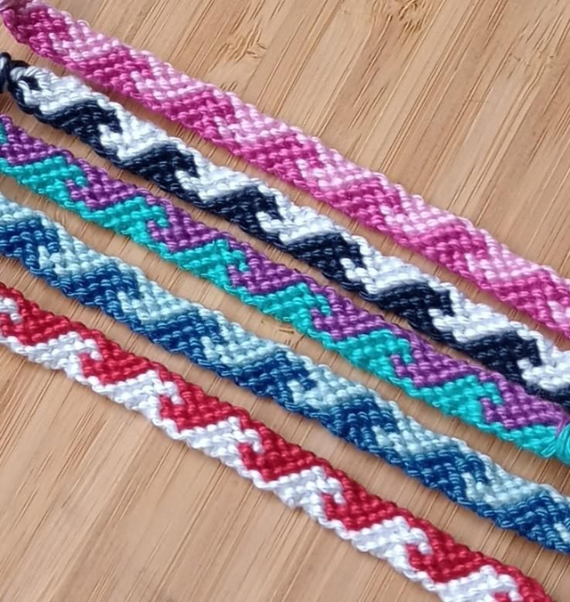 Vriendschapsbandje golven