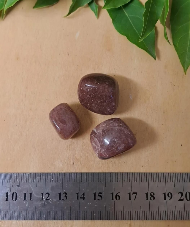 MICA RED MUSCOVITE TUMBLESTONE