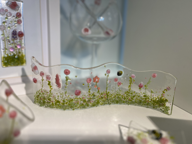 Pink flowers Freestanding Wave