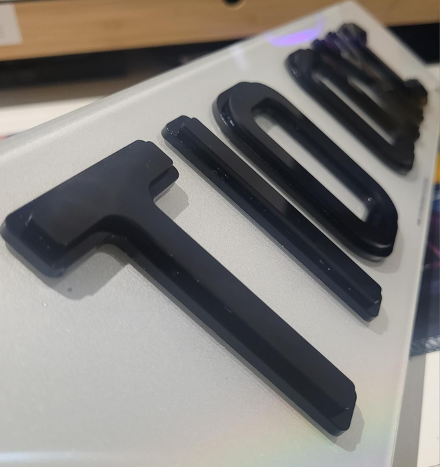 6mm All Gloss Black Pyramid 4D  