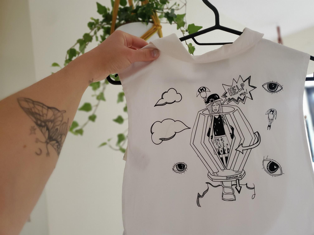 &quot;Help Me&quot; button vest (XS)